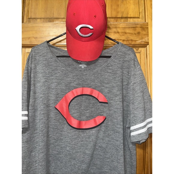 Cincinnati MLB Women's 5th & Ocean Gray T-Shirt XXL  With Cincinnati Reds Hat - Picture 9 of 9